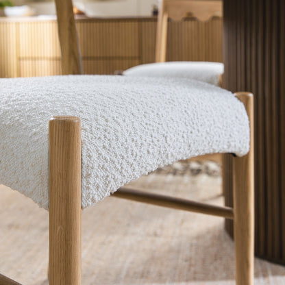 Ensemble de 2 chaises de salle à manger Ludlow, boucle écrue | Structure en chêne naturel