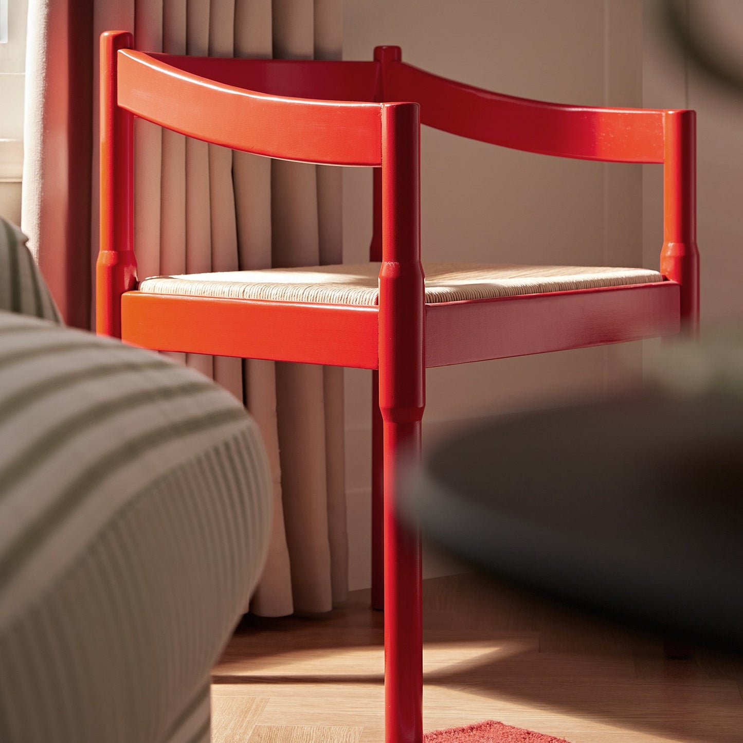 Chaise Carver 2 en 1 Minley, rouge brillant