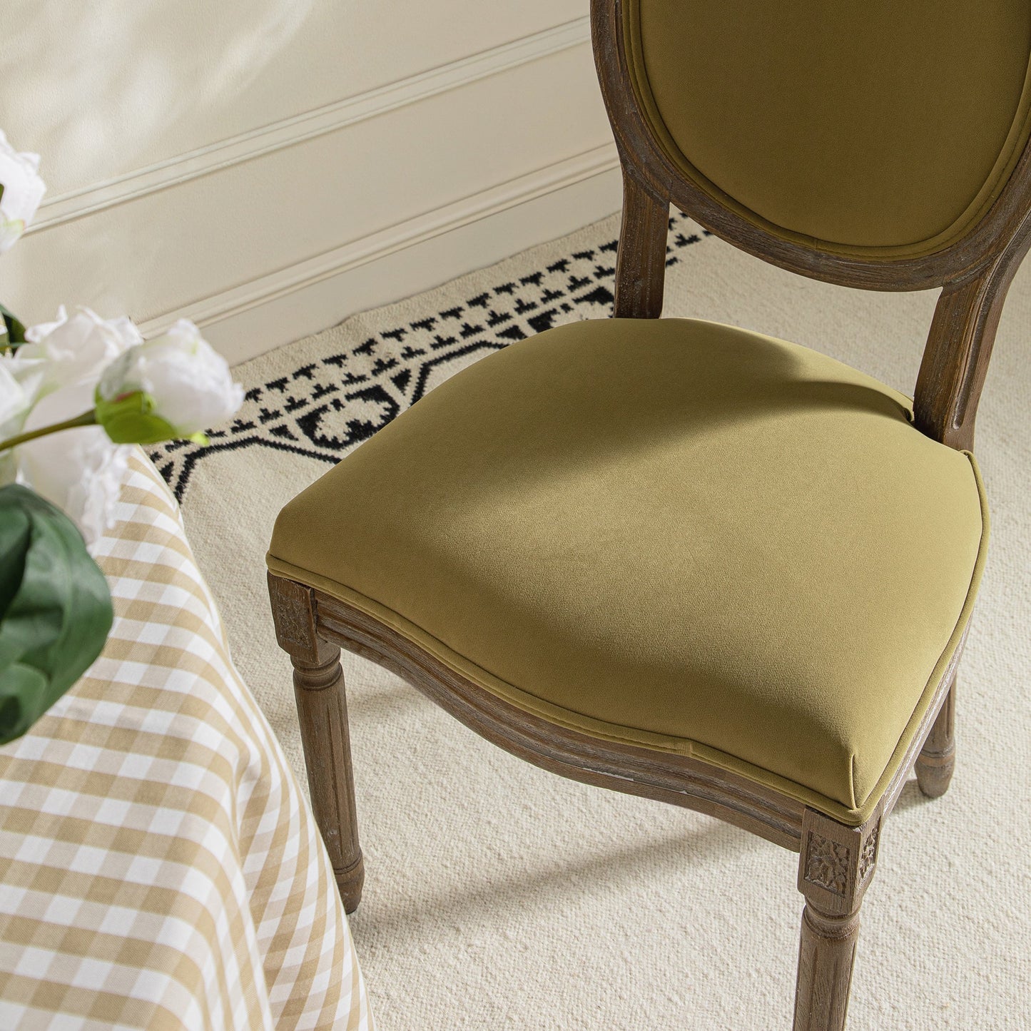 Ensemble de 2 chaises de salle à manger classiques en chêne patiné Lainston, velours caramel