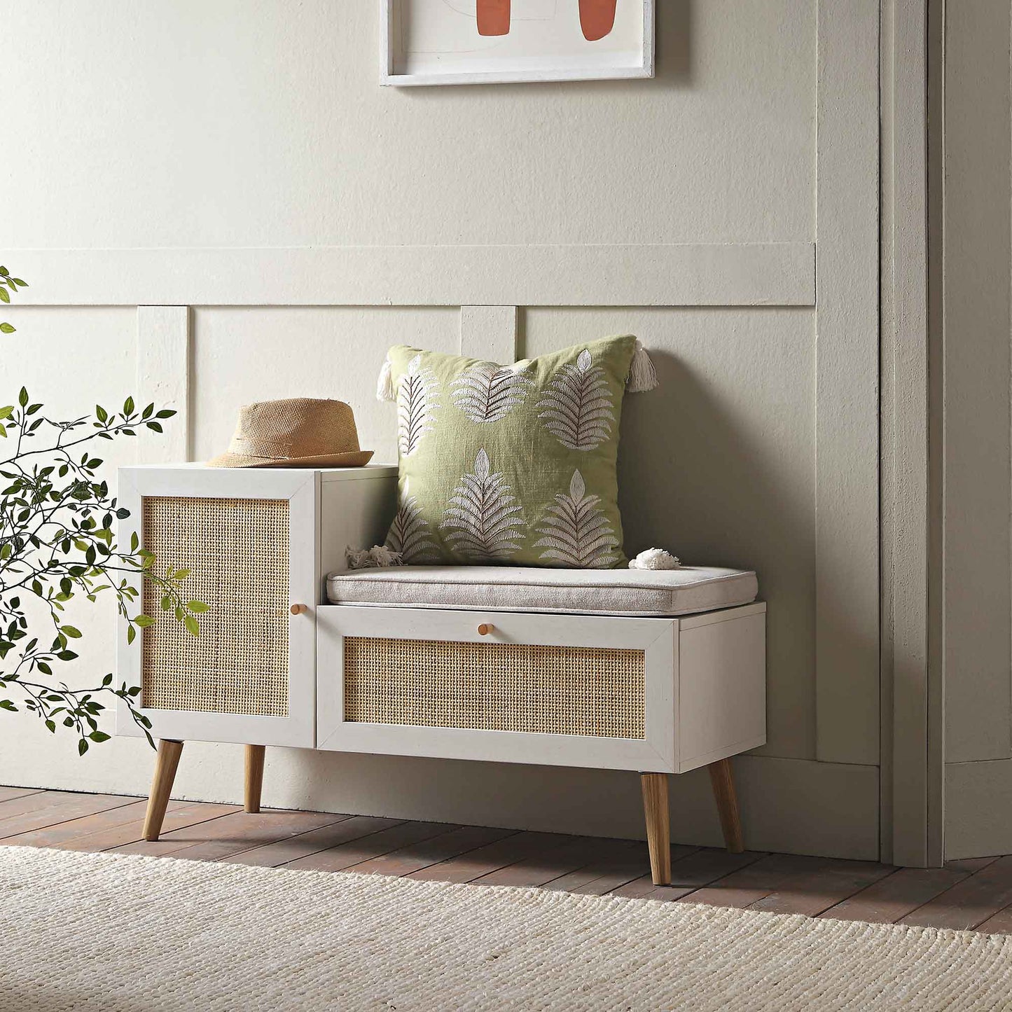 Banc de rangement en rotin tressé Frances avec coussin, blanc