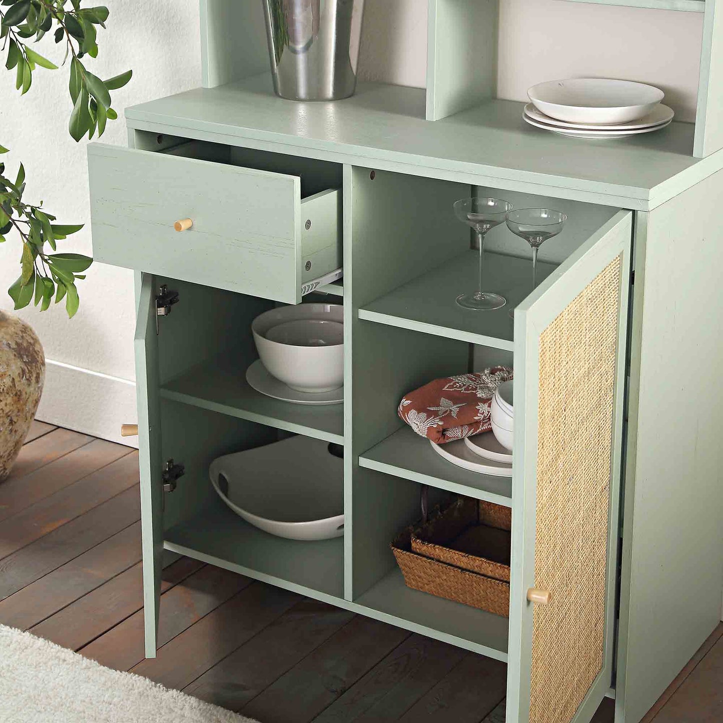 Commode en rotin tressé Frances, menthe