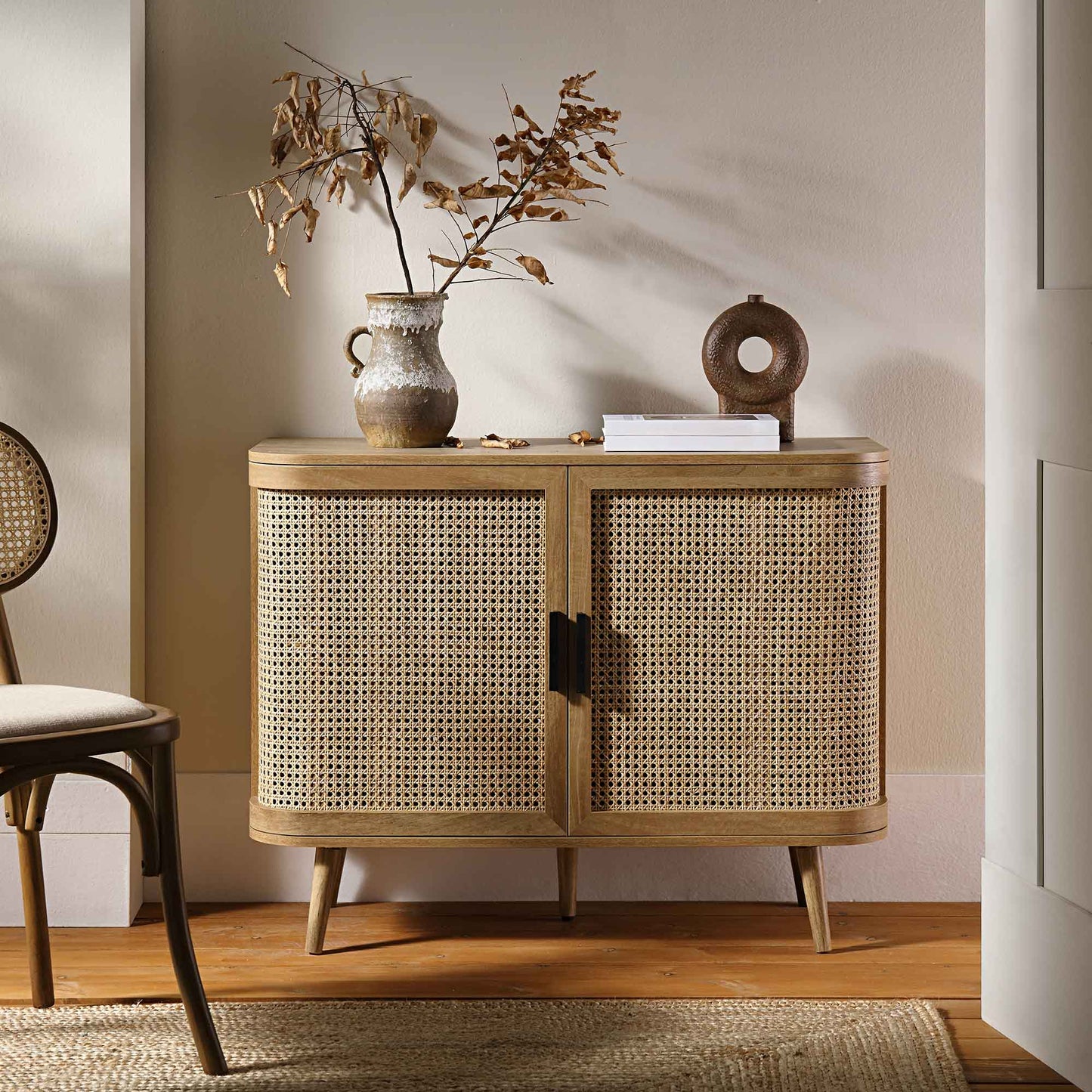 Petit buffet 2 portes en rotin courbé Izzy, naturel