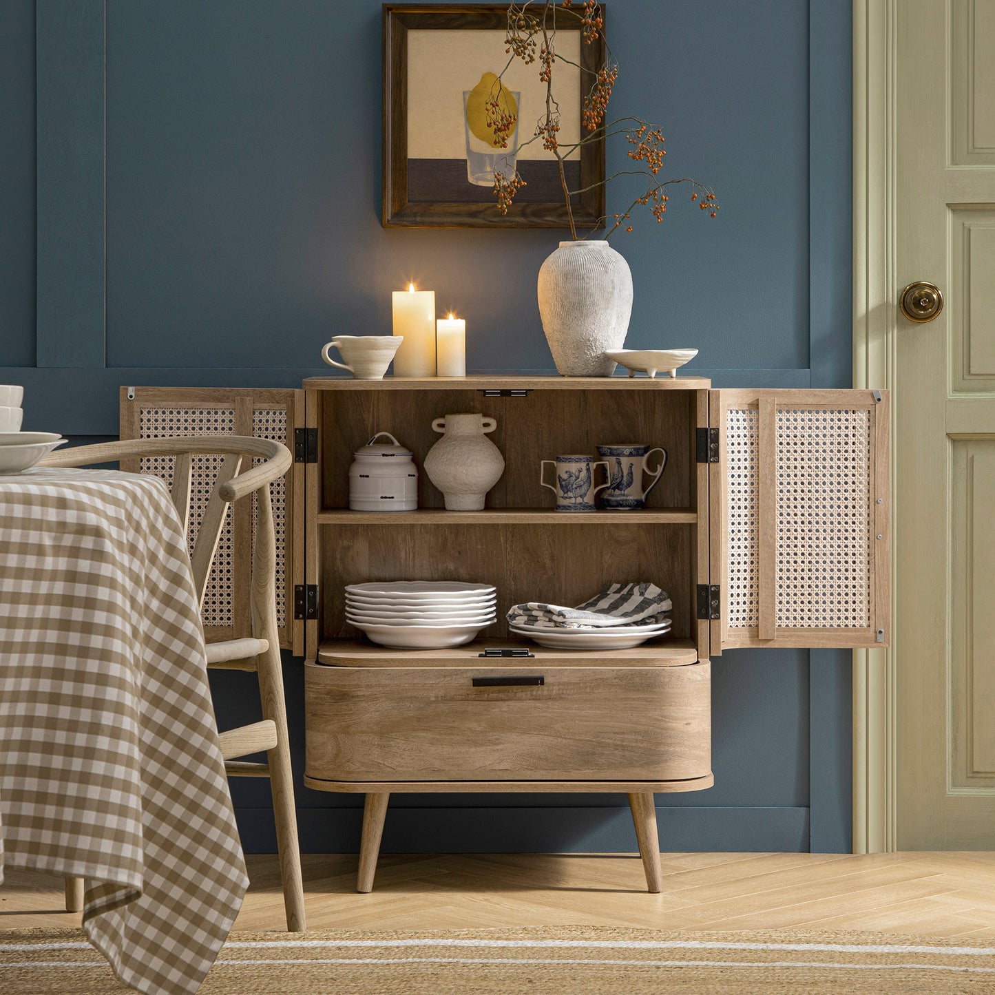 Petit buffet Izzy en rotin courbé à 1 tiroir, naturel