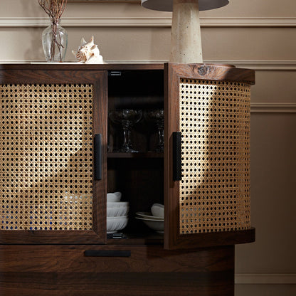 Petit buffet Izzy en rotin courbé à 1 tiroir, noyer