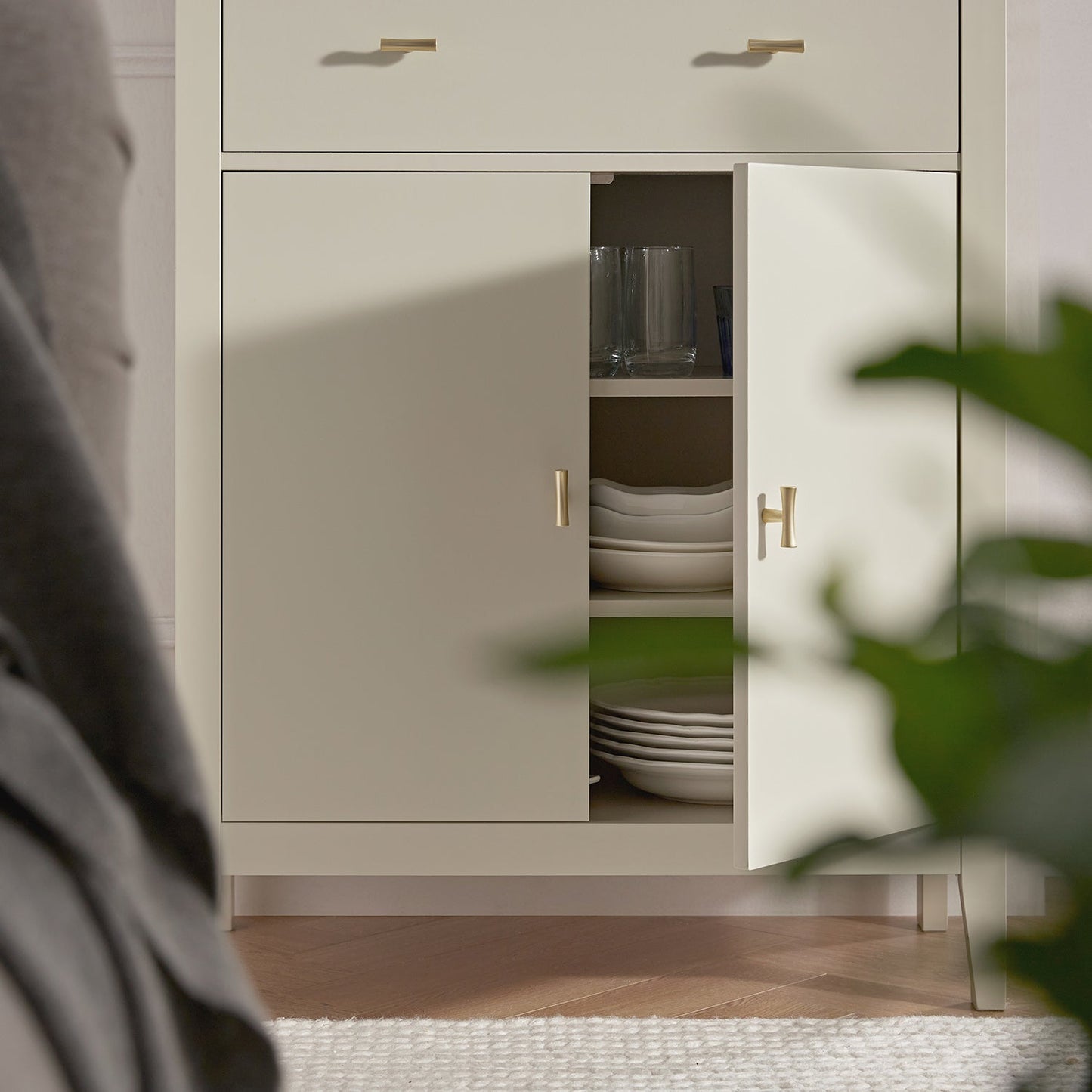 Petit buffet Oakham avec tiroir, blanc ombré