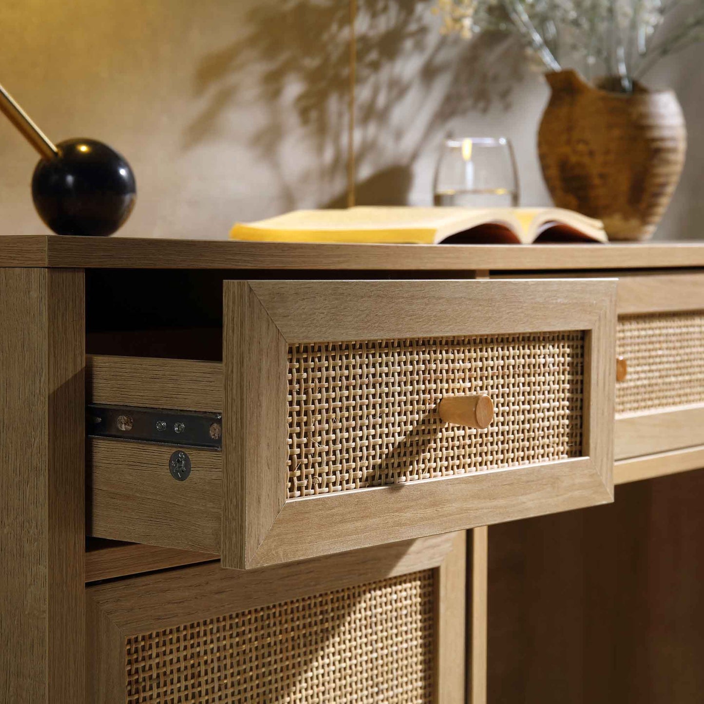 Bureau 3 tiroirs en rotin tressé Frances, naturel