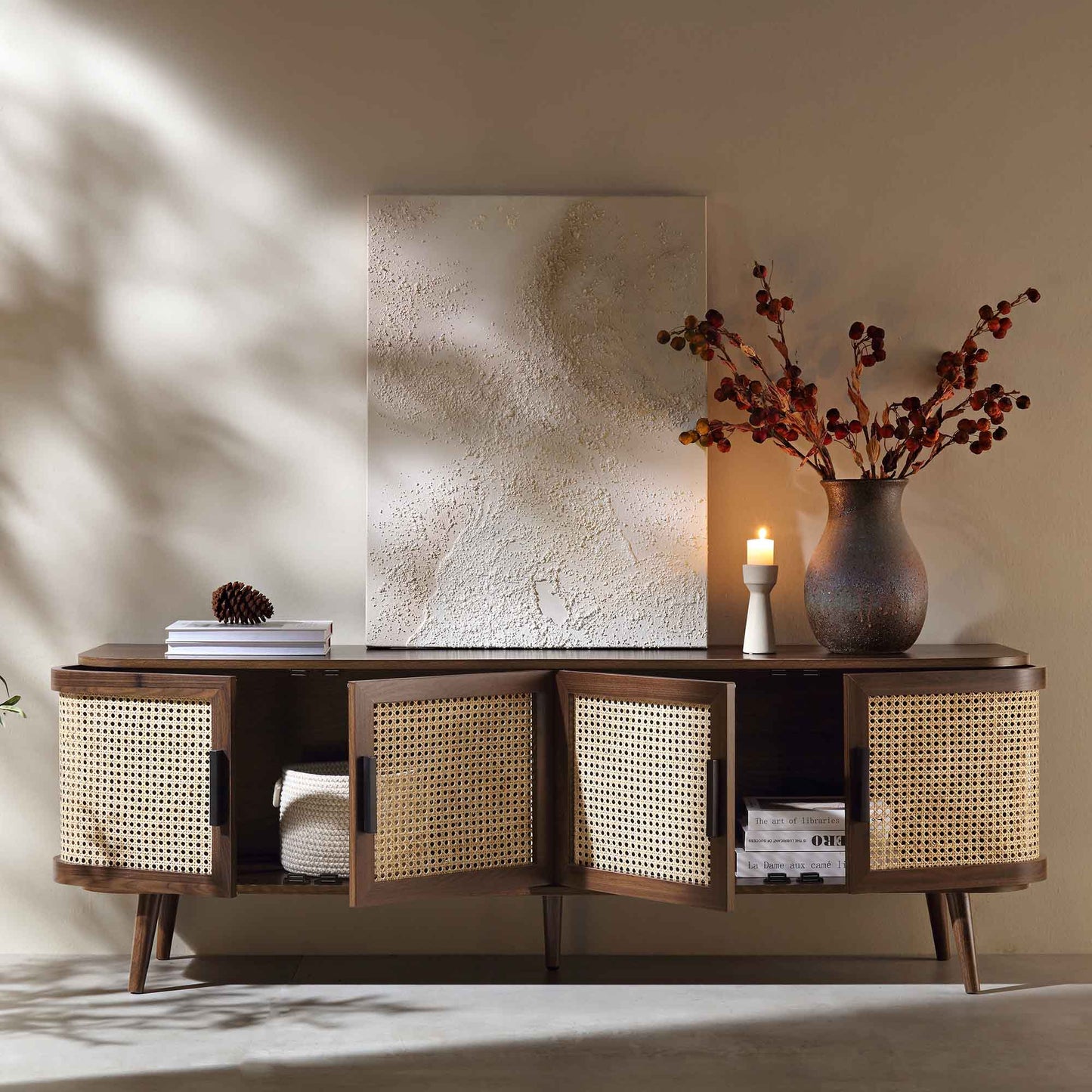 Meuble TV Izzy en rotin incurvé, 160 cm de large, noyer