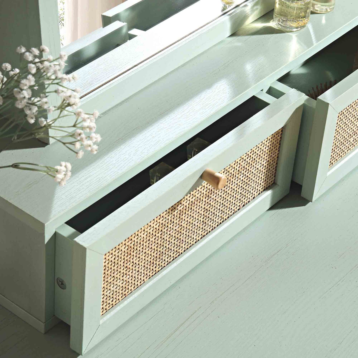 Miroir de courtoisie en rotin tressé Frances, menthe