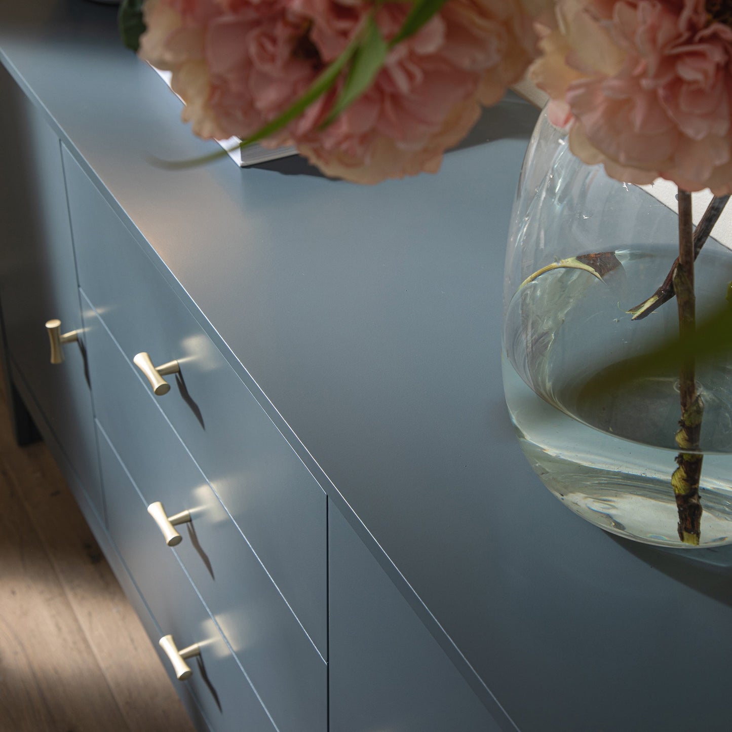 Buffet large Oakham avec tiroirs, bleu orage