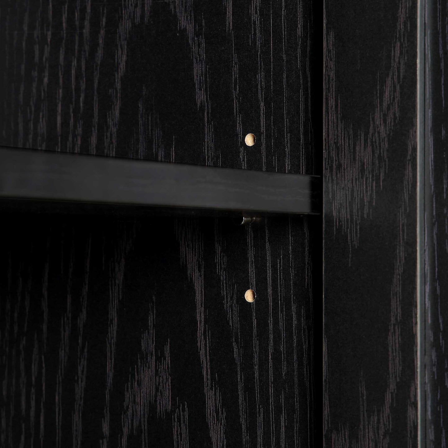 Meuble de salle de bain haut en rotin tressé Frances, noir