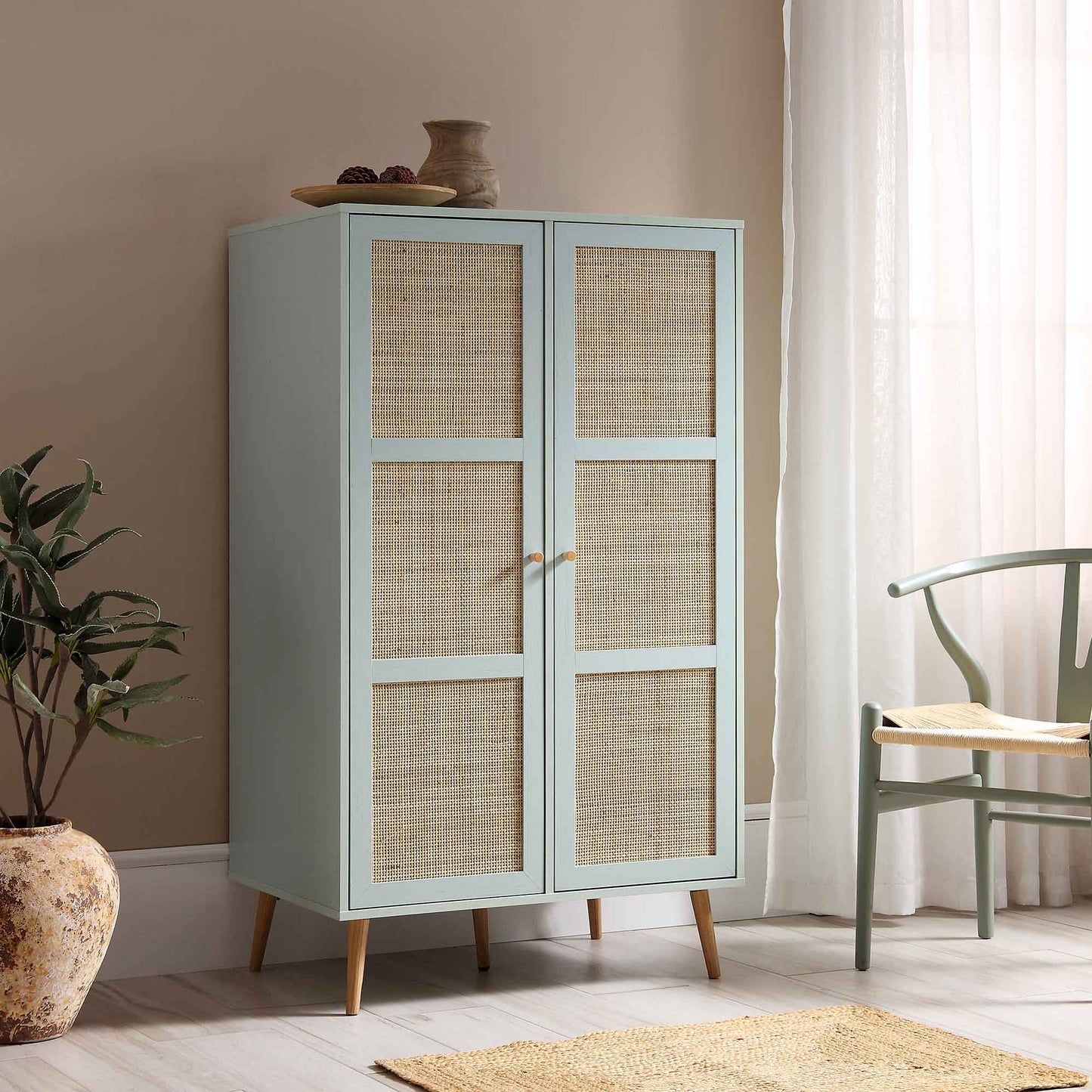 Armoire double compacte en rotin tressé Frances, vert menthe