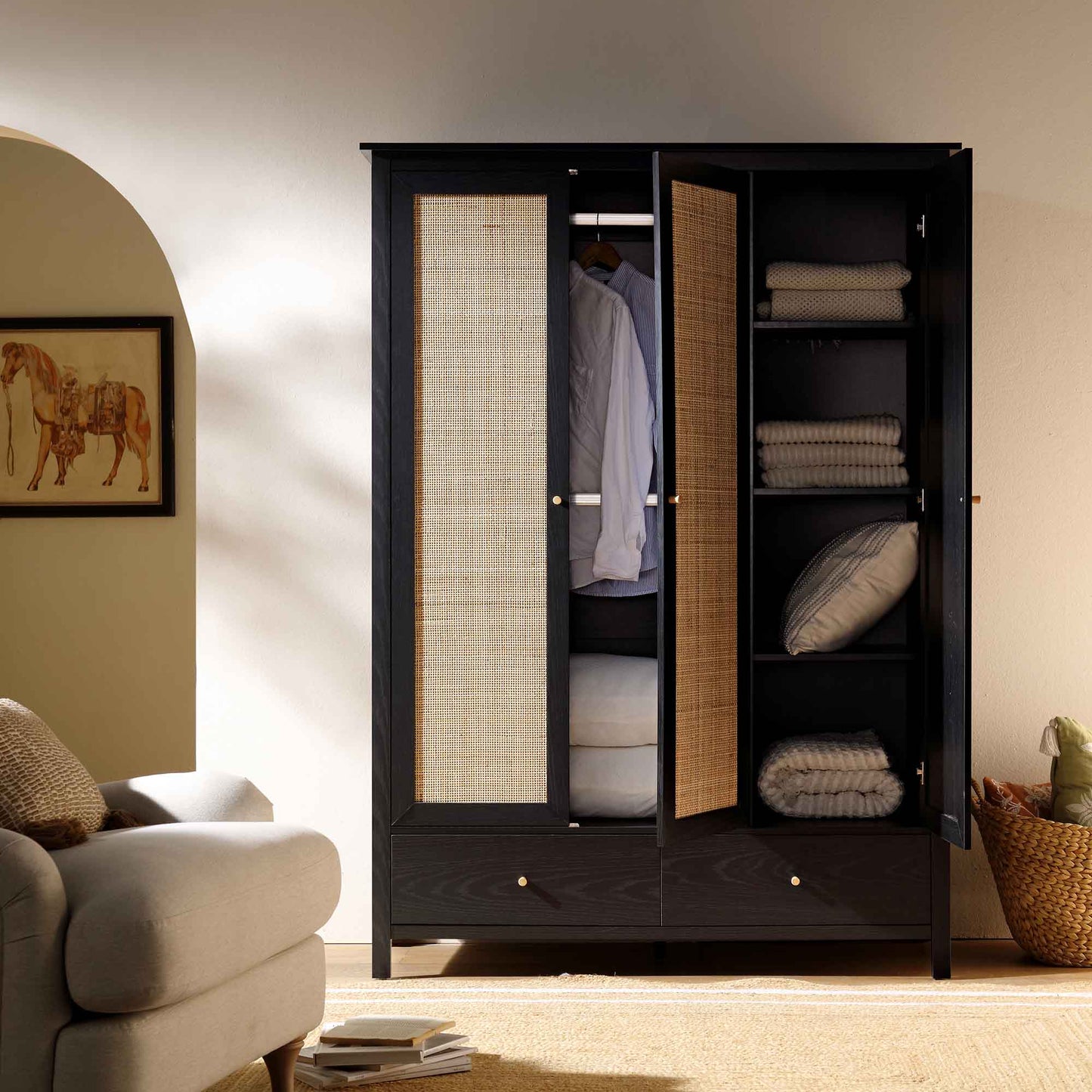Armoire triple en rotin Frances avec 2 tiroirs, noire