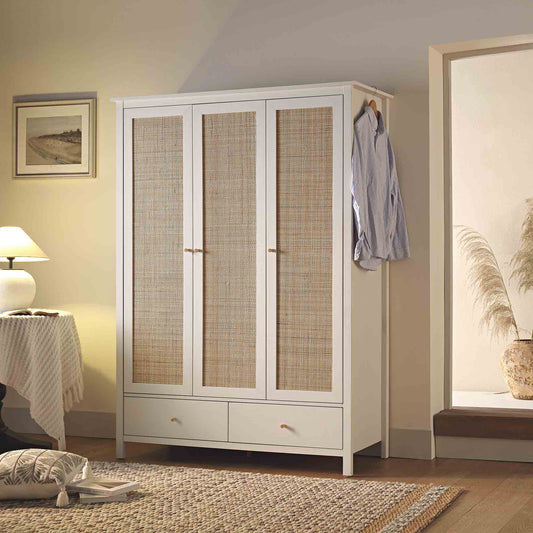 Armoire triple en rotin Frances avec 2 tiroirs, blanche