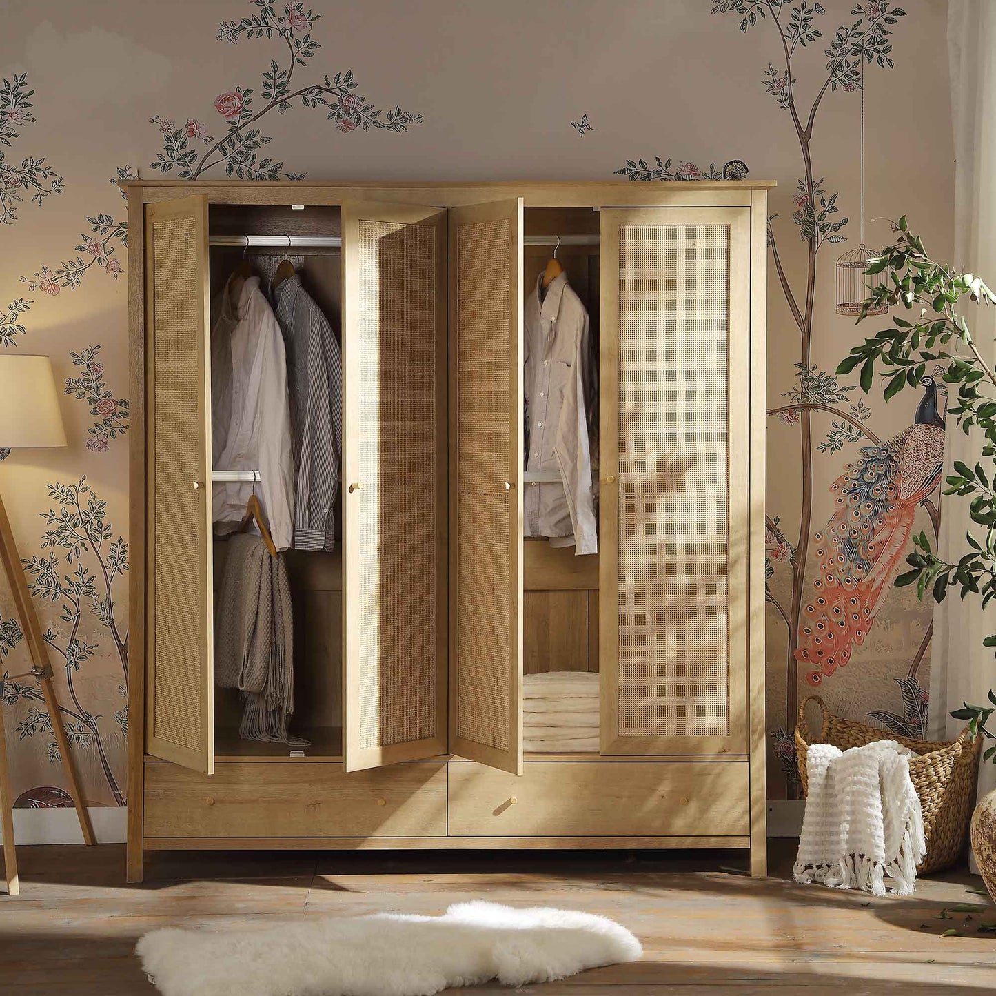 Armoire 4 portes en rotin Frances avec 2 tiroirs, couleur naturelle