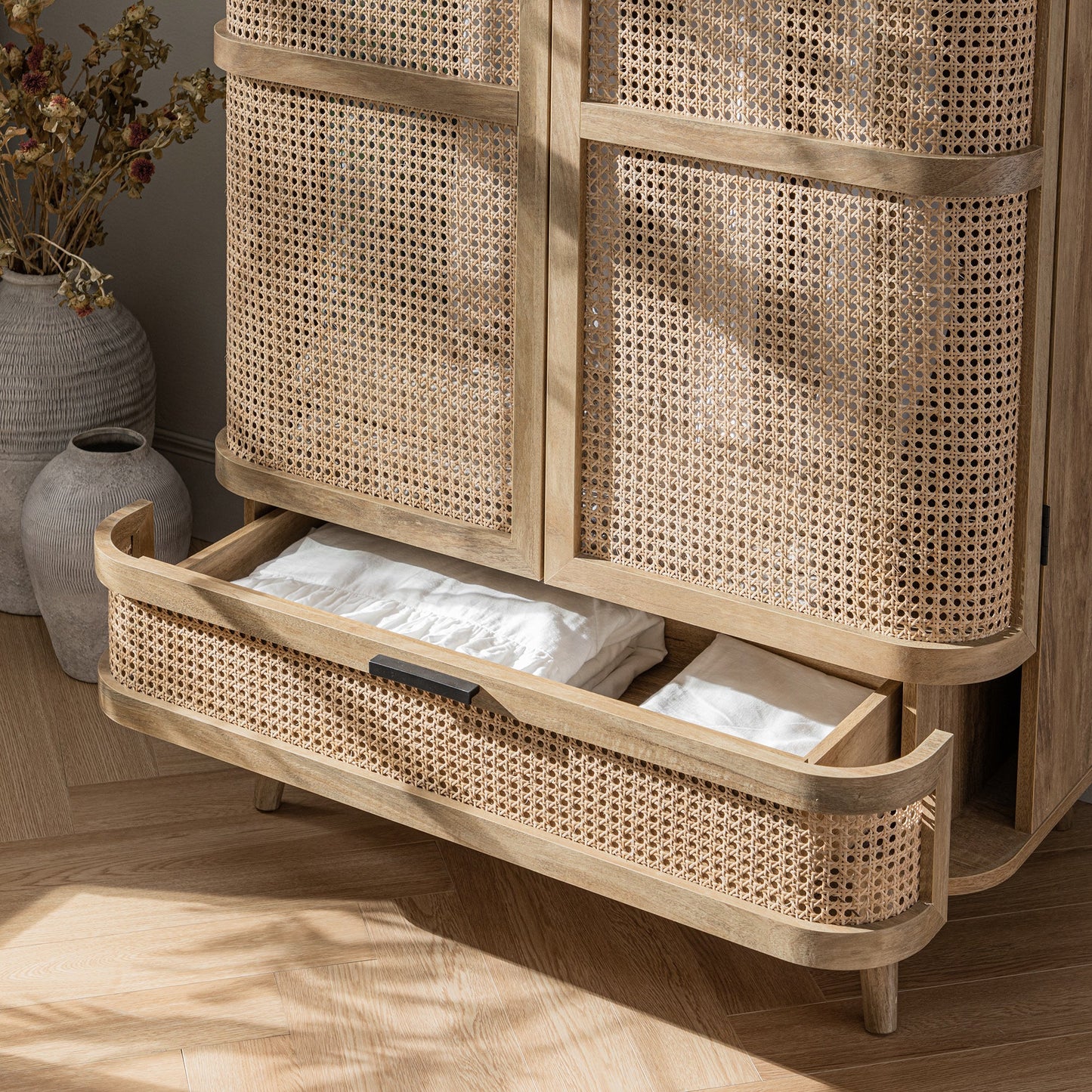 Armoire double en rotin courbé Izzy, naturel