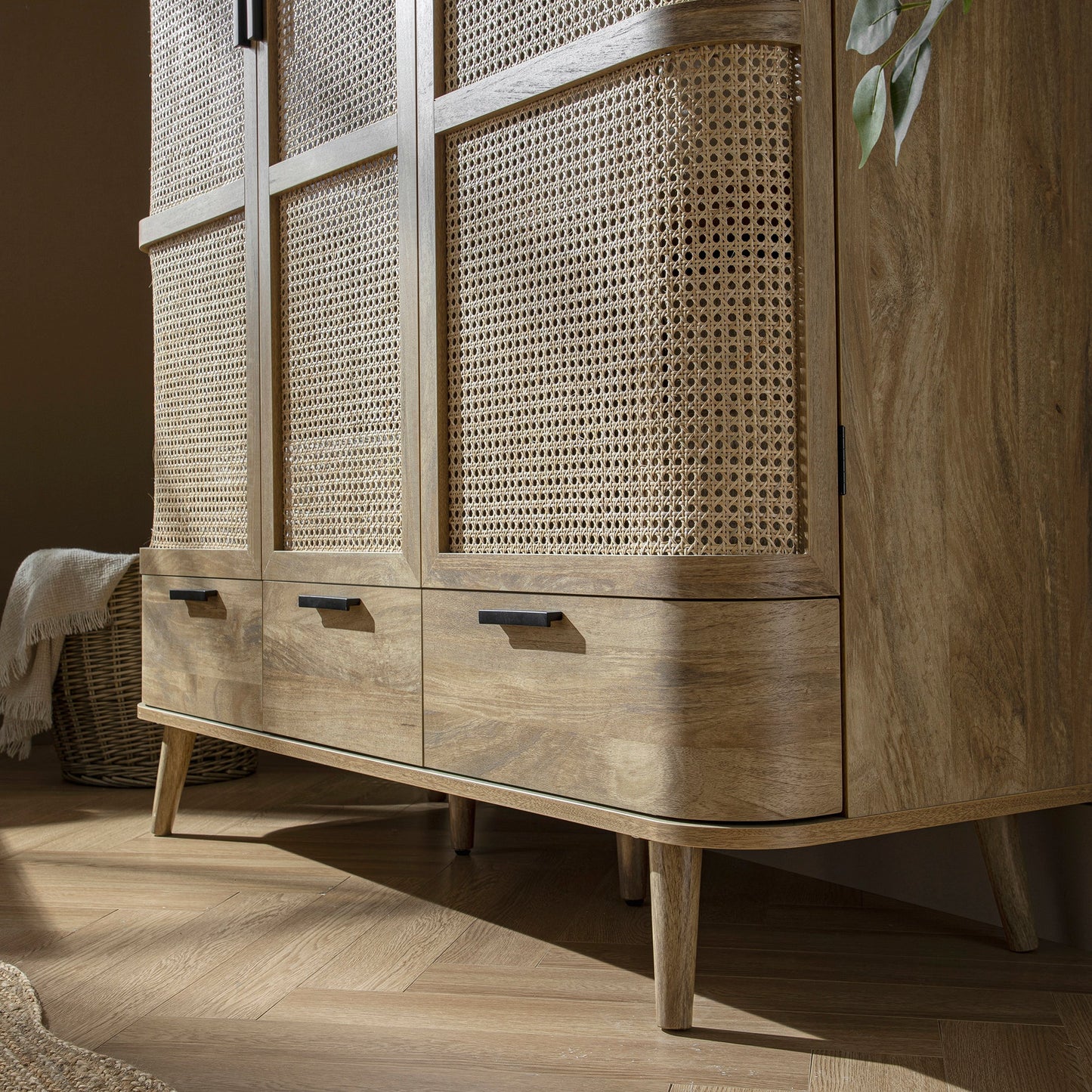 Armoire triple en rotin courbé Izzy, naturel