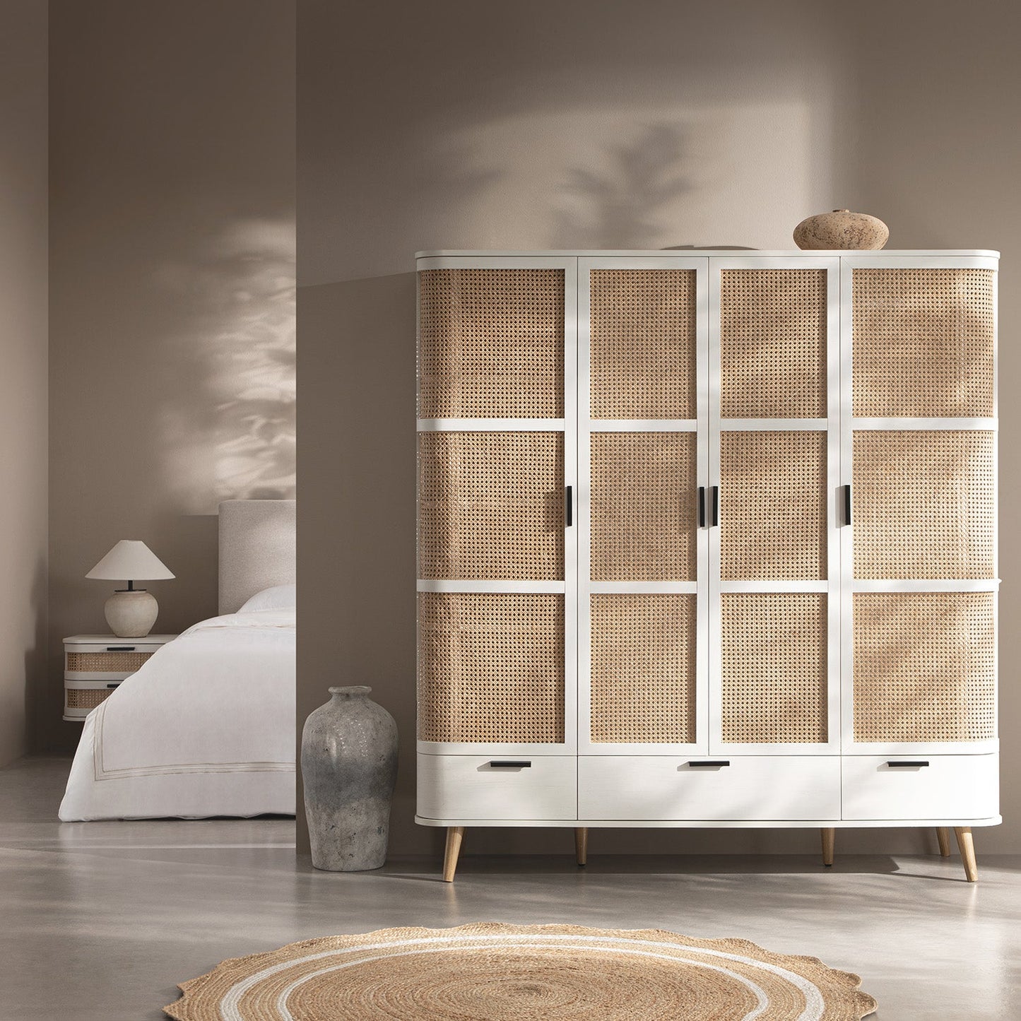 Armoire 4 portes en rotin courbé Izzy, blanche