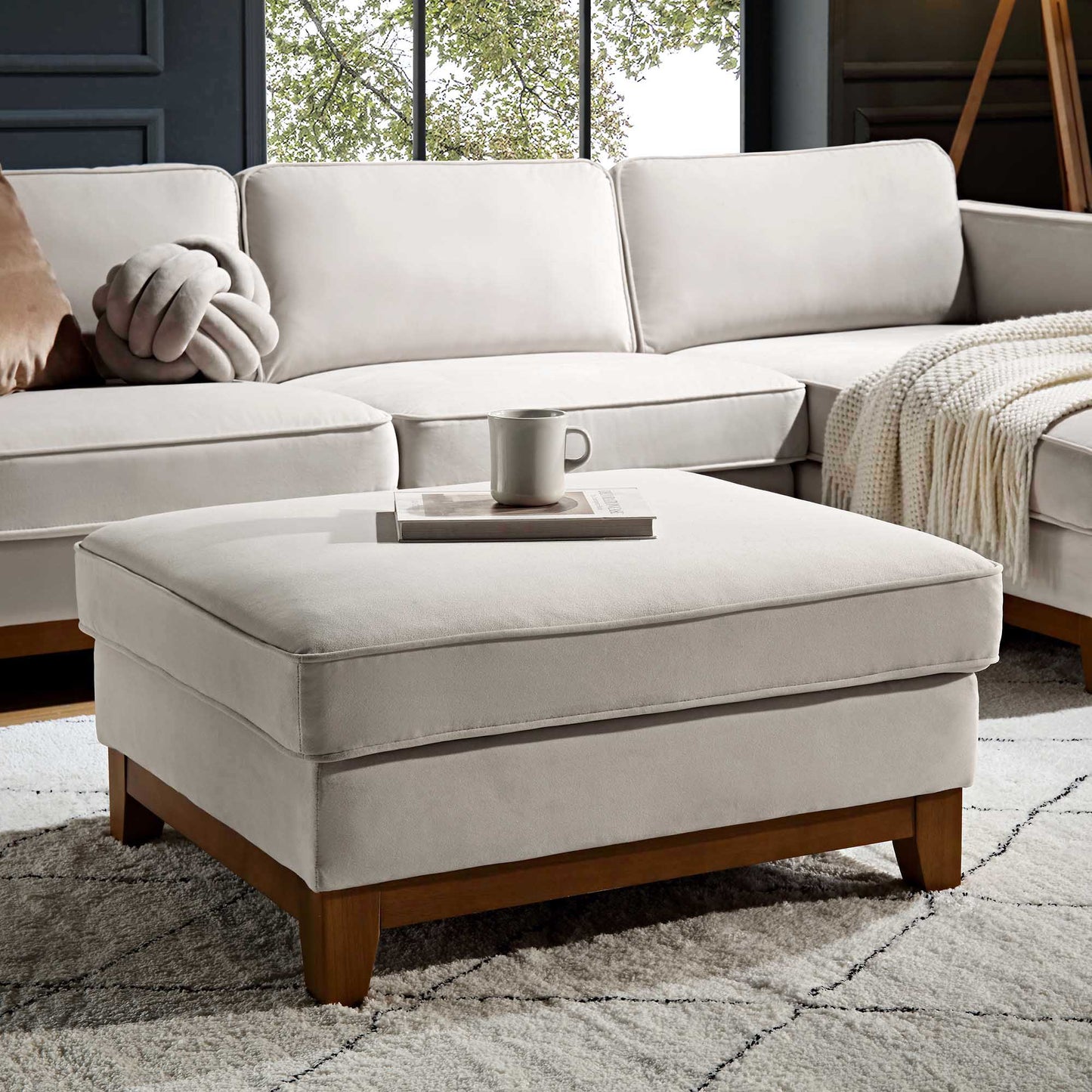 Repose-pieds de rangement en velours champagne Dipley