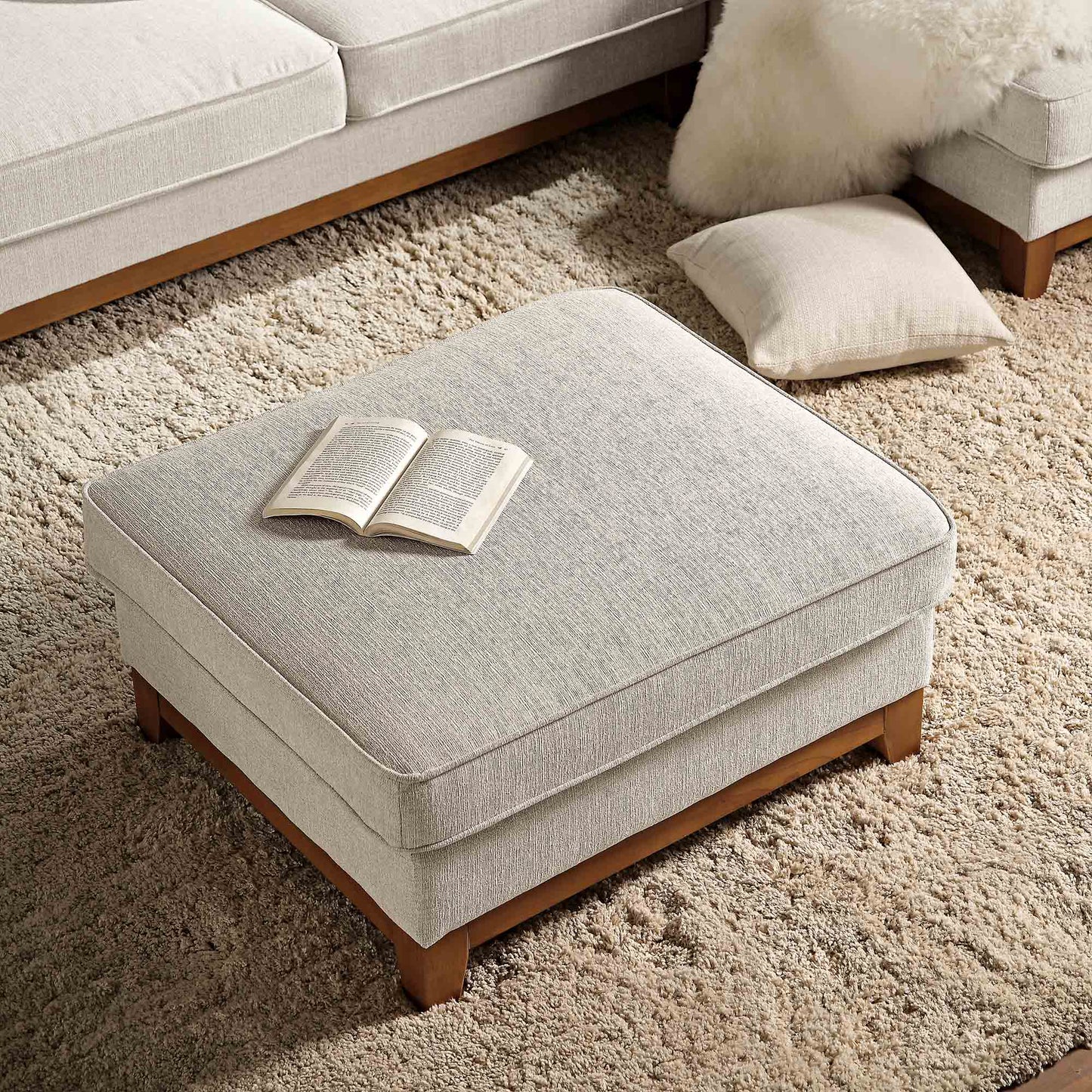 Repose-pieds de rangement en tissu Dipley Oatmeal