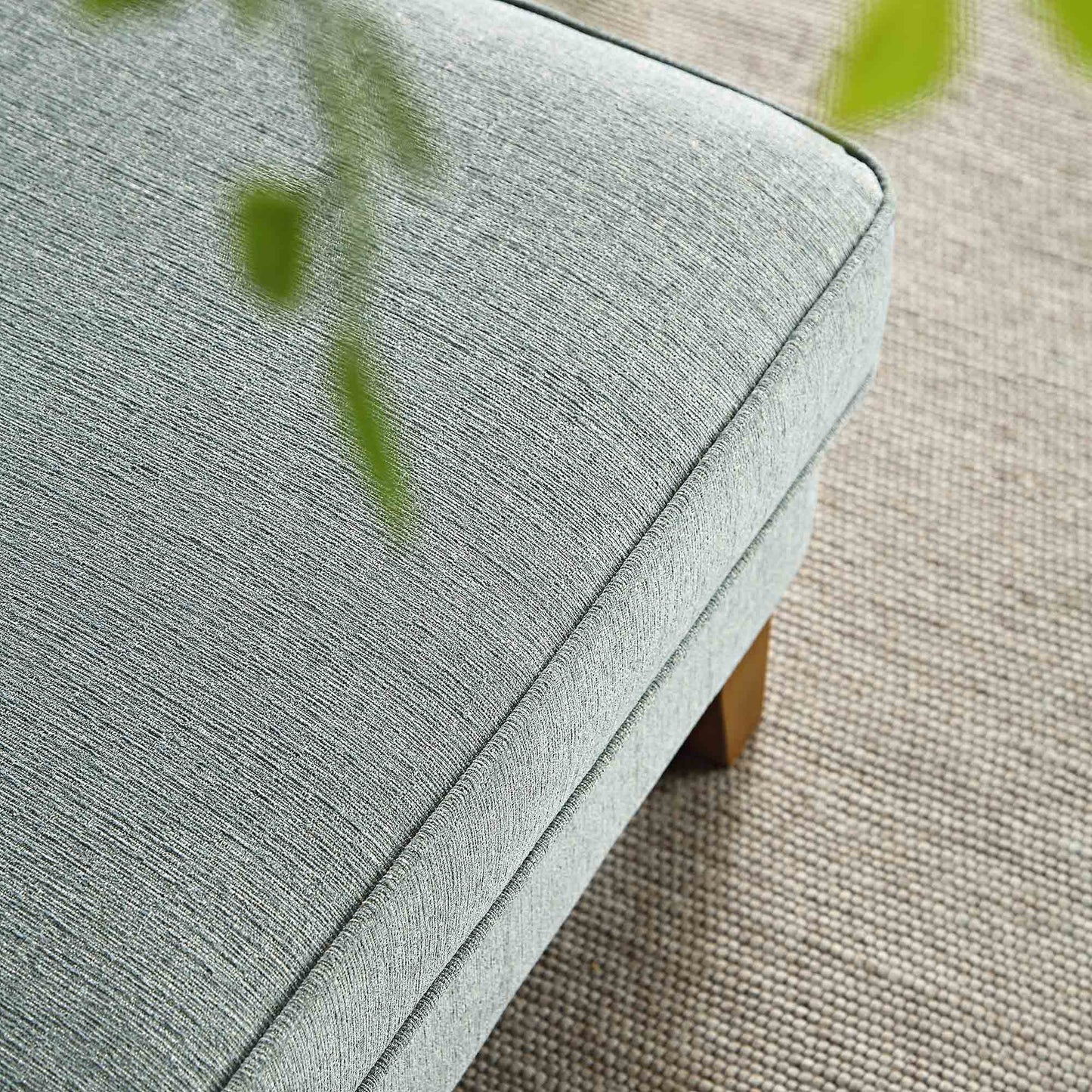 Repose-pieds de rangement en tissu tissé Dipley Sage