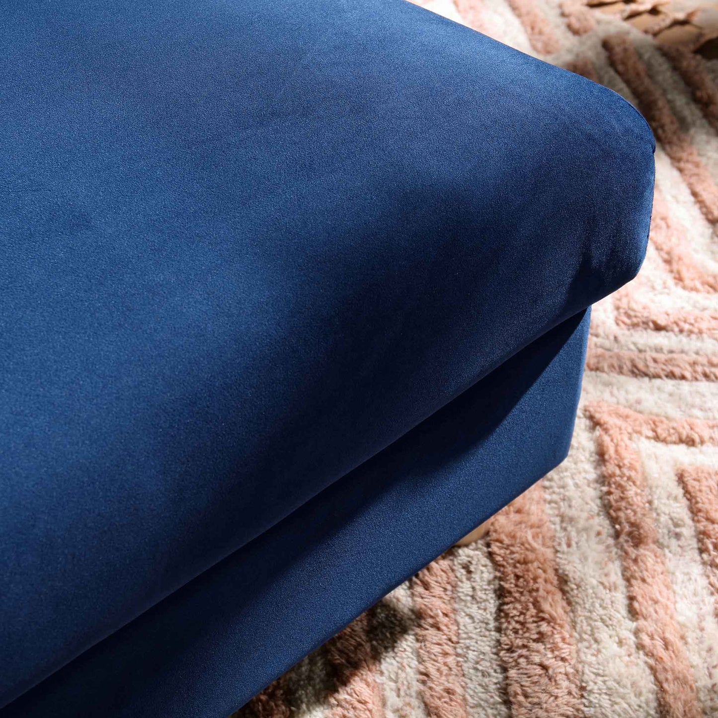 Pouf de rangement en velours bleu marine Timber