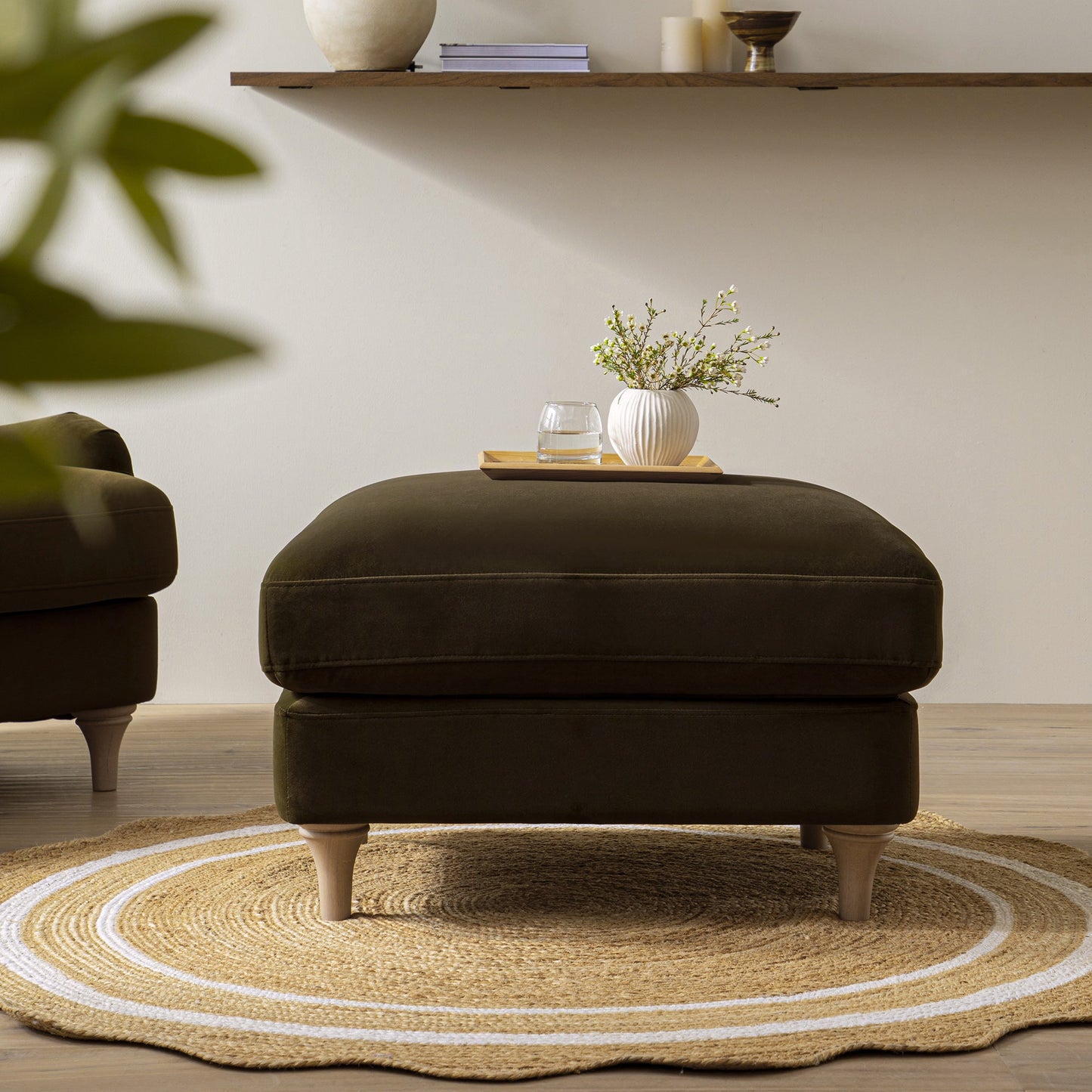 Canapé et repose-pieds en velours d'algues Daphnis