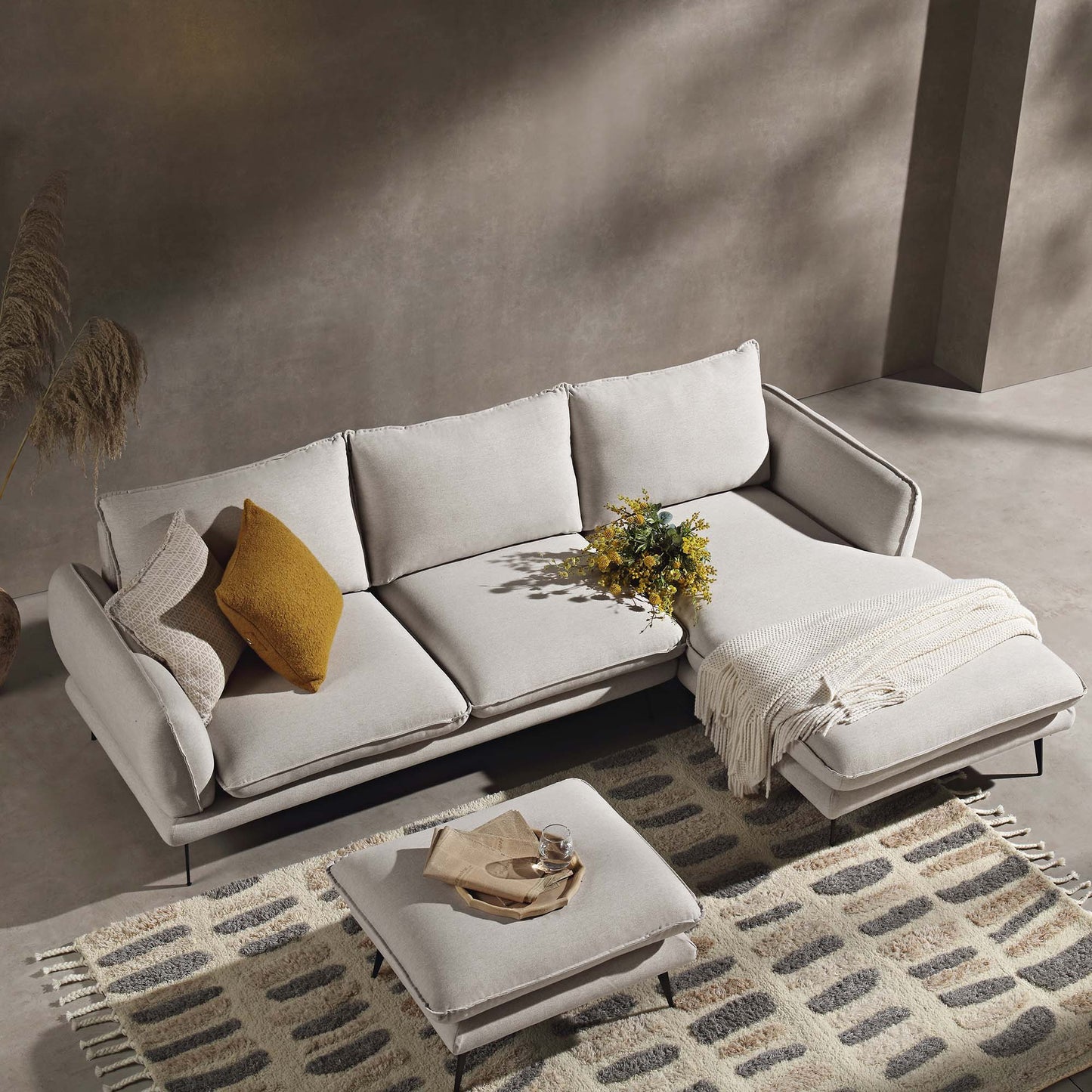 Canapé en tissu Obriel Oatmeal, canapé Grande Chaise, orientation droite