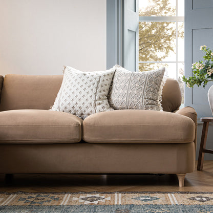 Canapé-lit Daphnis en velours camel, grande méridienne orientée à gauche