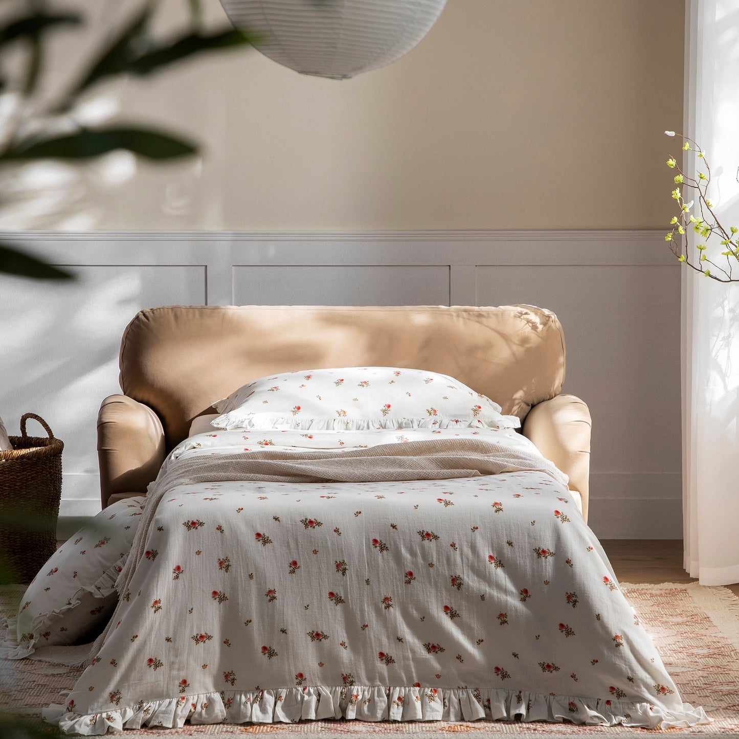 Canapé-lit en velours camel Daphnis, causeuse