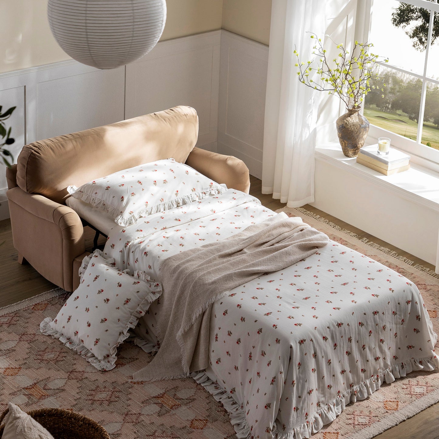 Canapé-lit en velours camel Daphnis, causeuse