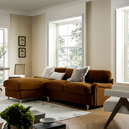 Canapé-lit en velours Daphnis Cinnamon, grande méridienne orientée à gauche