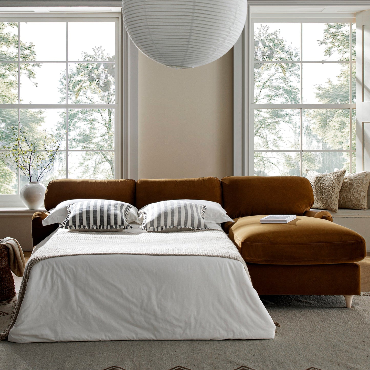 Canapé-lit en velours cannelle Daphnis, grande chaise longue orientée à droite