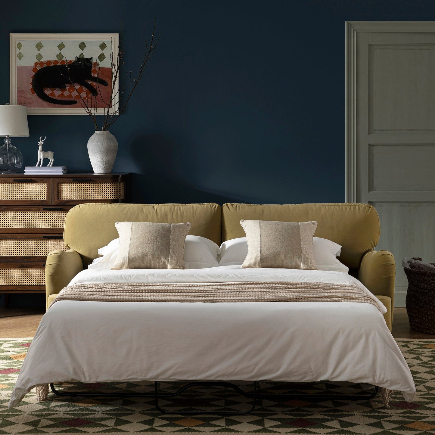 Canapé-lit en velours Daphnis Fudge, grand format 3 places