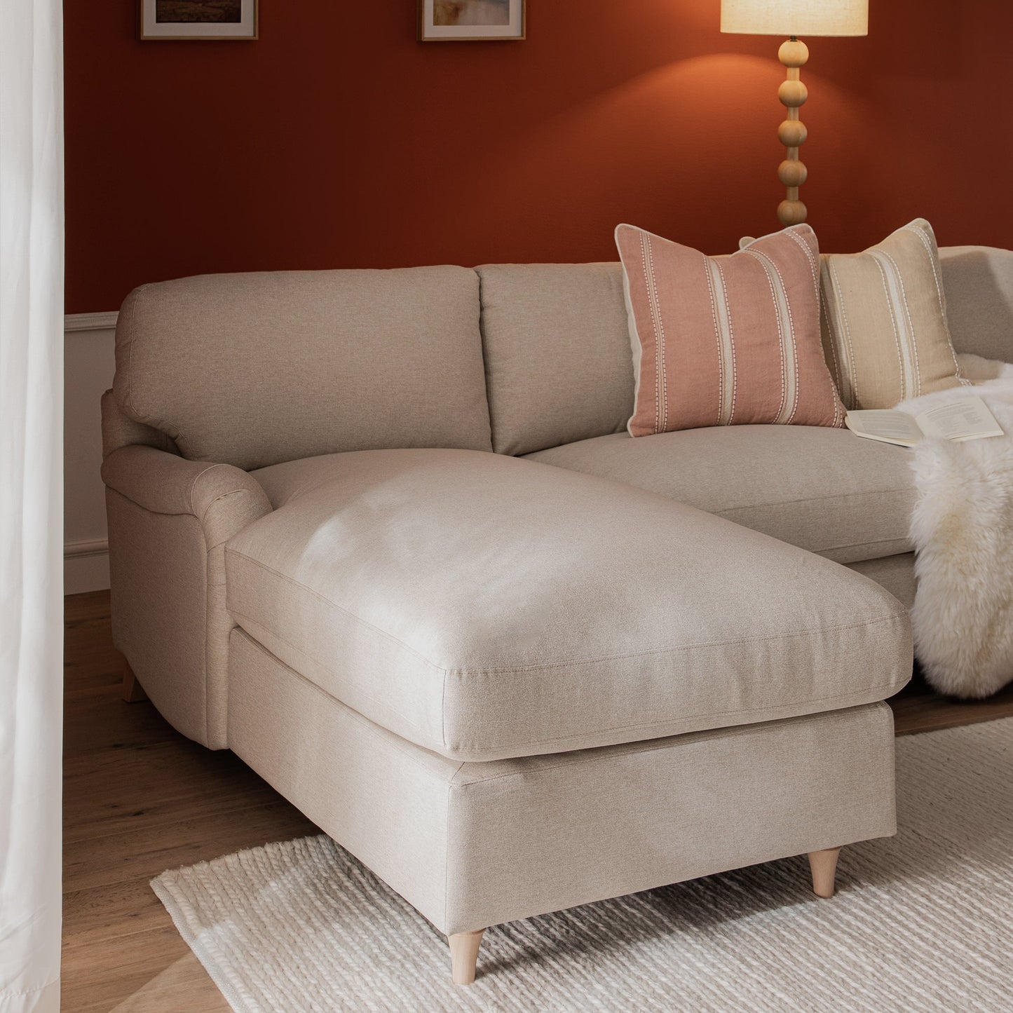 Canapé-lit en tissu Daphnis Oatmeal, grande méridienne orientée à gauche