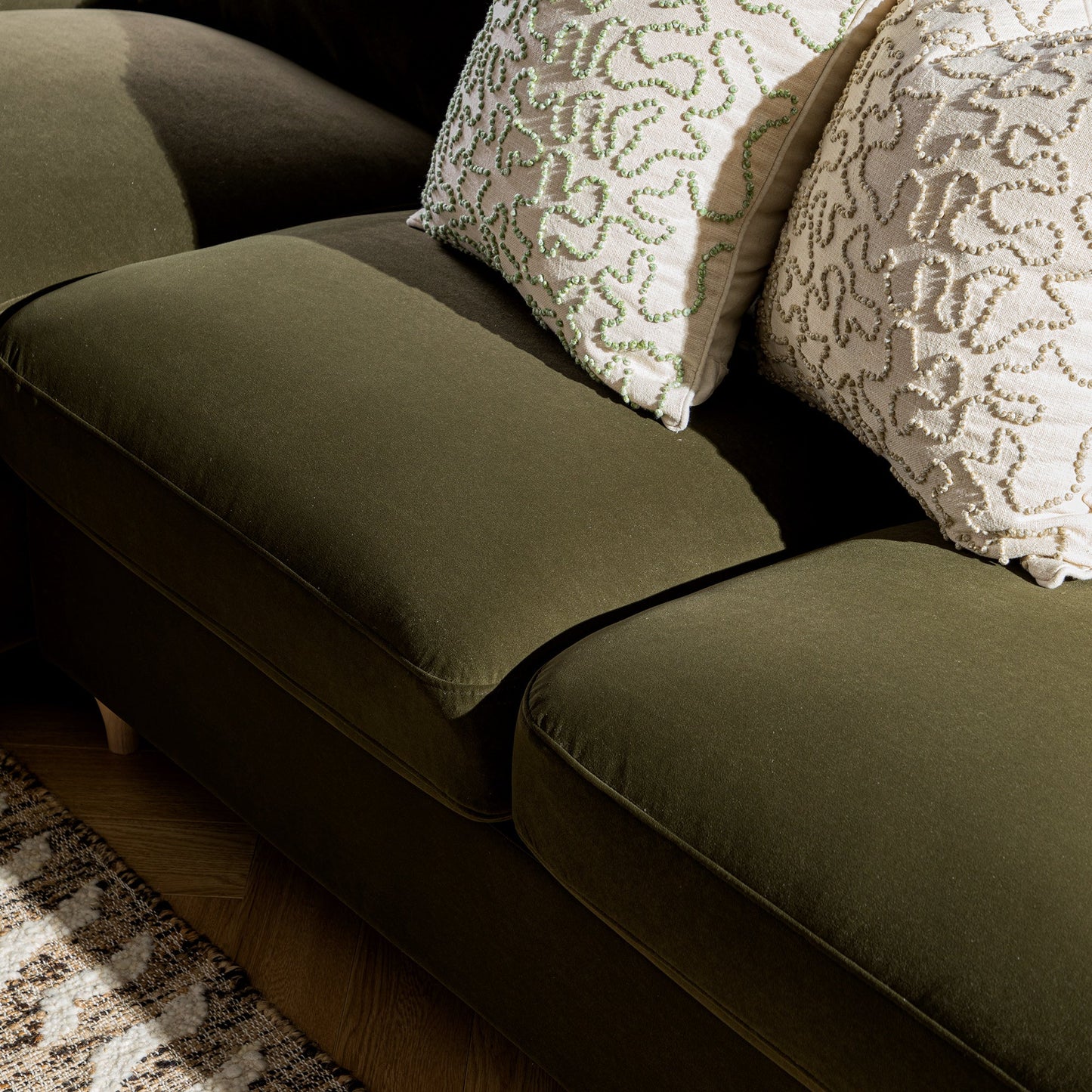 Canapé-lit en velours d'algues Daphnis, grande méridienne orientée à gauche