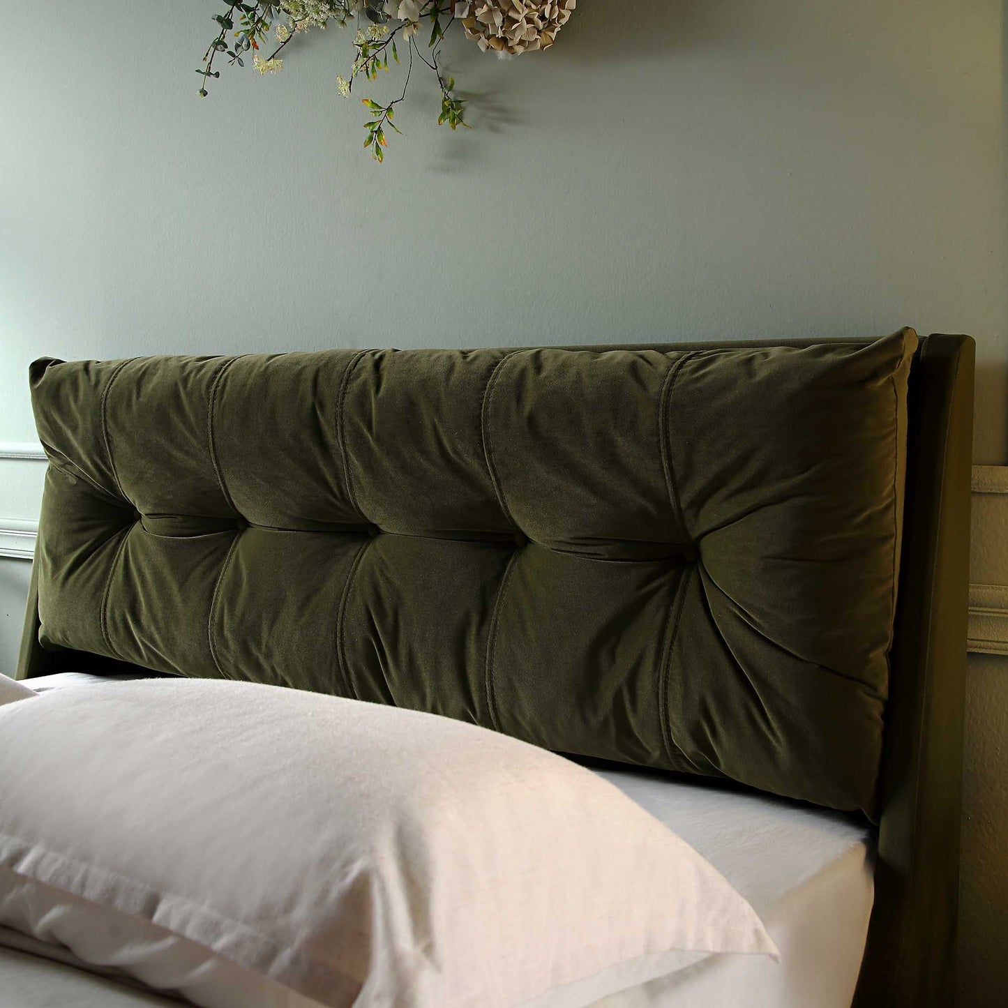 Lit ottoman de rangement en velours vert mousse Hadley