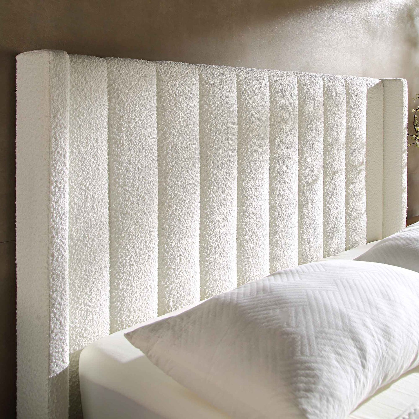 Lit TV ottoman Wilton White Boucle