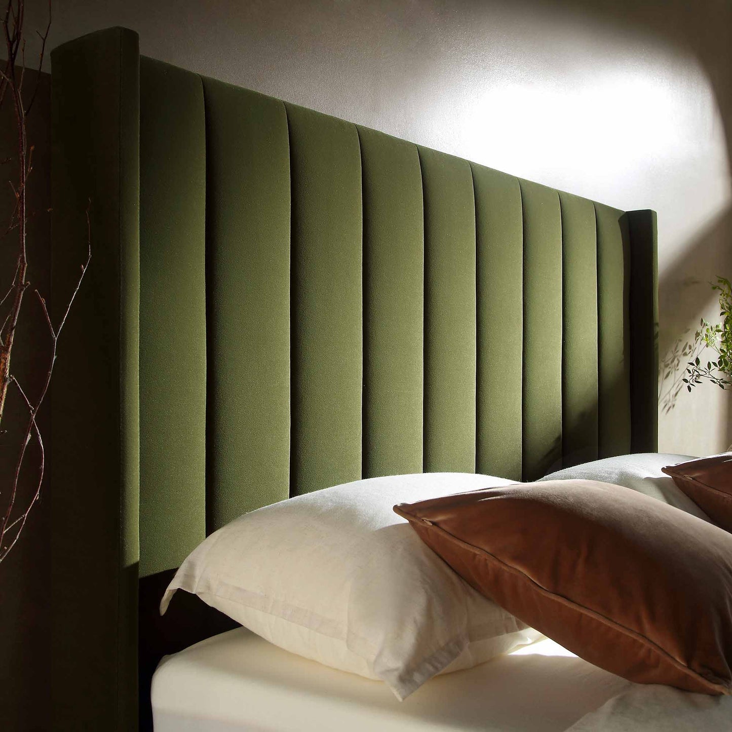 Lit coffre ottoman en velours vert mousse Wilton