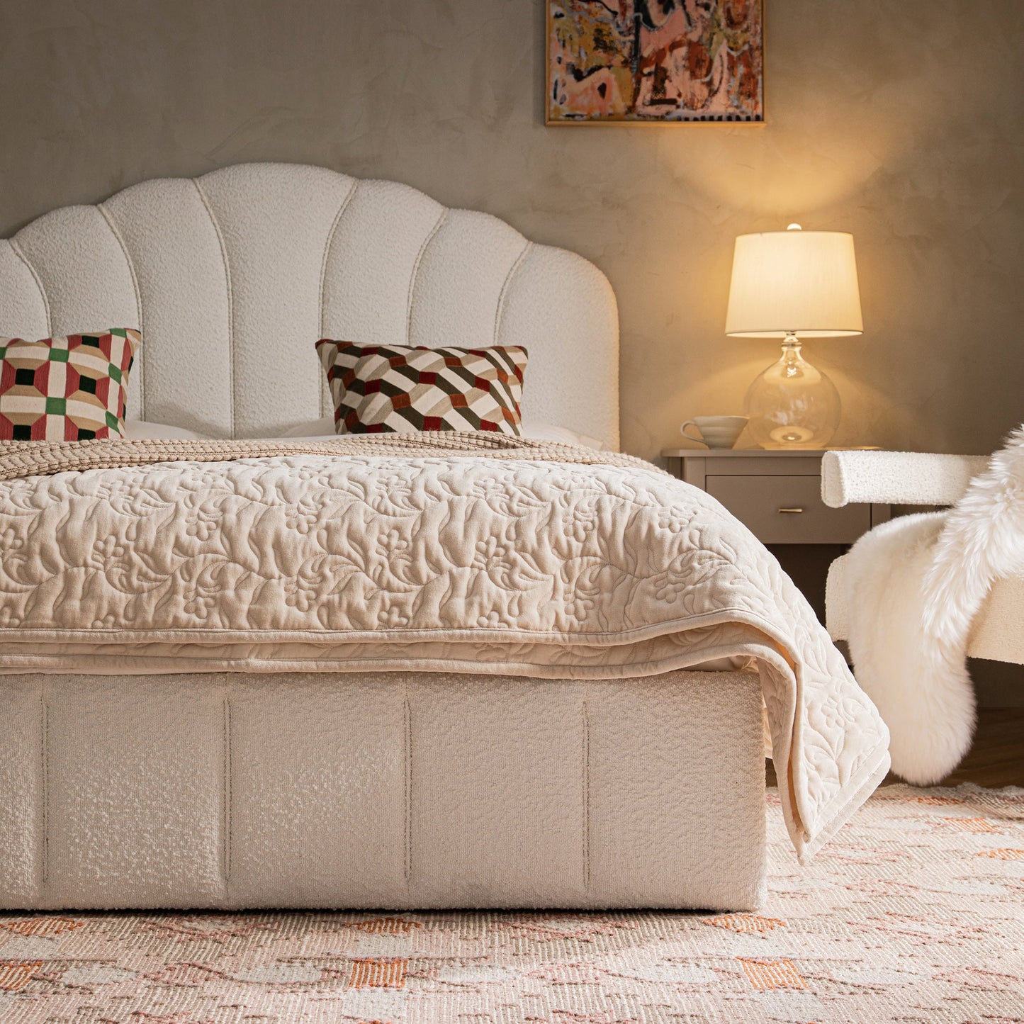 Lit coffre ottoman Hana, boucle écrue