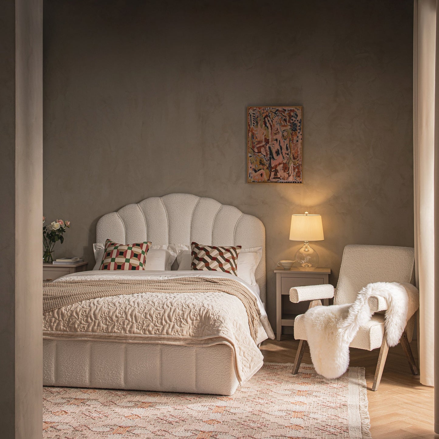 Lit coffre ottoman Hana, boucle écrue