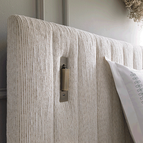 Lit coffre ottoman surdimensionné Tremezzo, tissu texturé beige