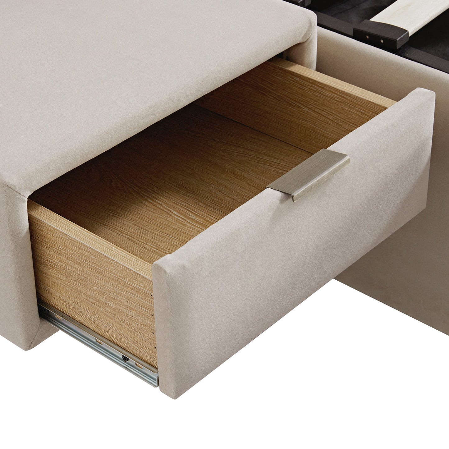 Lit coffre ottoman surdimensionné Tremezzo, velours champagne