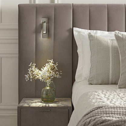 Lit coffre ottoman surdimensionné Tremezzo, velours taupe