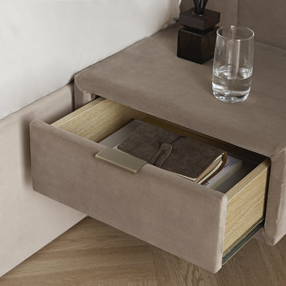 Lit coffre ottoman surdimensionné Tremezzo, velours taupe