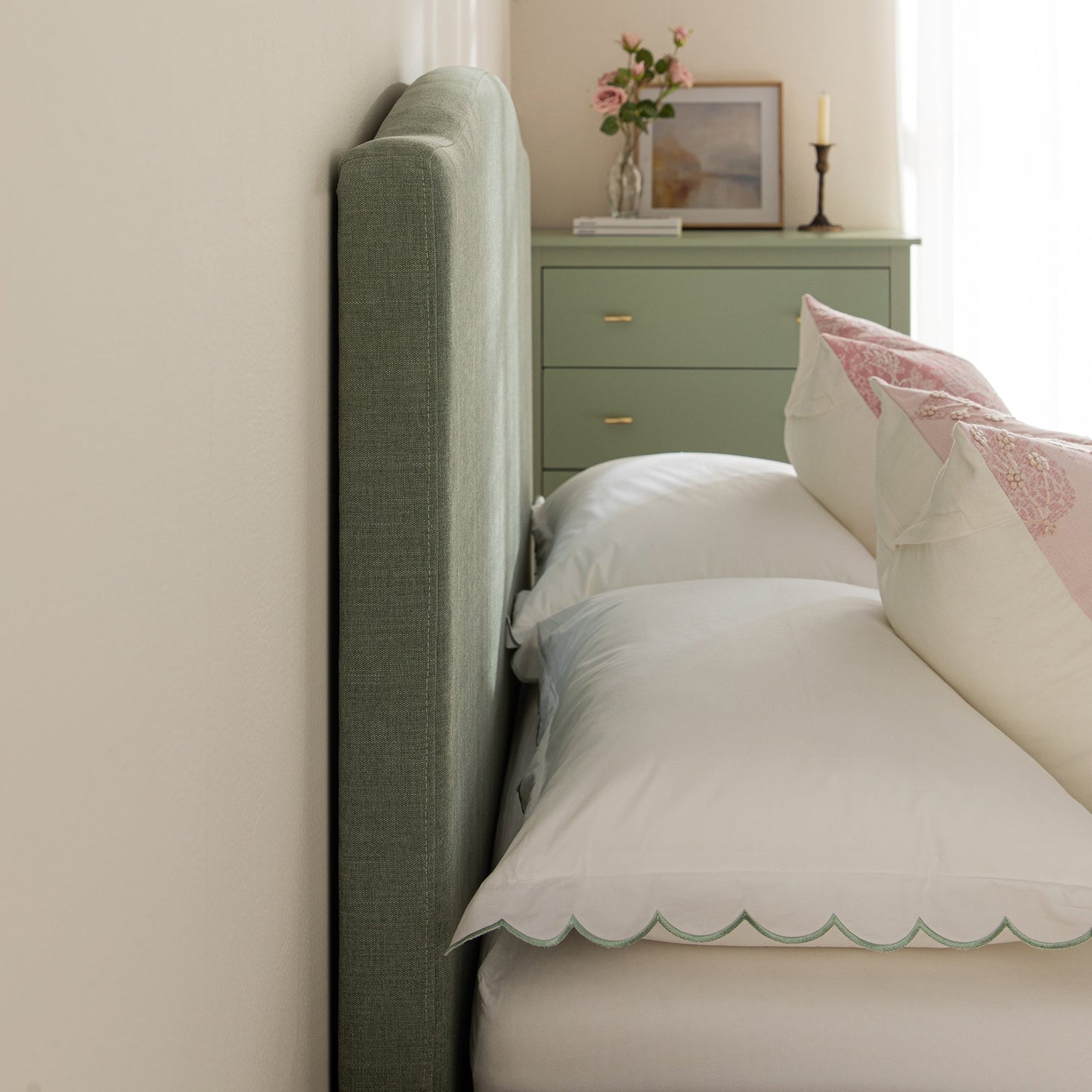 Lit ottoman rembourré Chilworth avec rangement, chenille vert d'eau