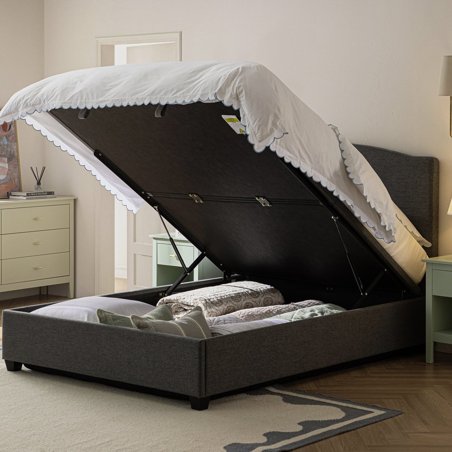 Lit ottoman rembourré Chilworth avec rangement, tissu tissé gris foncé