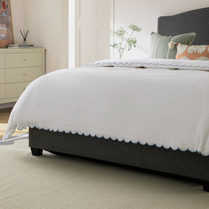 Lit ottoman rembourré Chilworth avec rangement, tissu tissé gris foncé