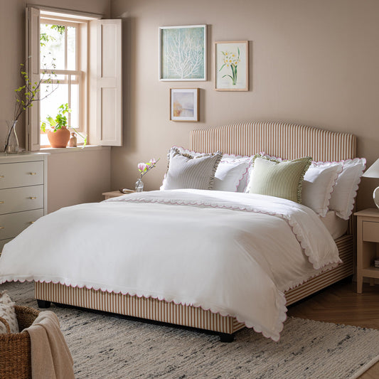 Lit coffre ottoman rembourré Chilworth, mélange de lin à rayures ocres