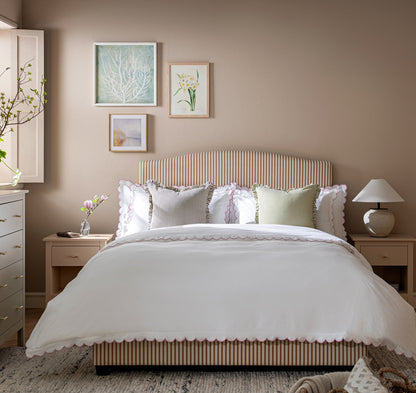 Lit coffre ottoman rembourré Chilworth, mélange de lin à rayures ocres