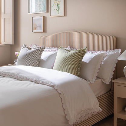 Lit coffre ottoman rembourré Chilworth, mélange de lin à rayures ocres